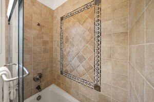 819 Cochrane Avenue-35