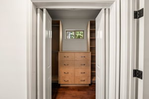 819 Cochrane Avenue-46