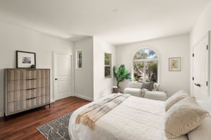 819 Cochrane Avenue-49