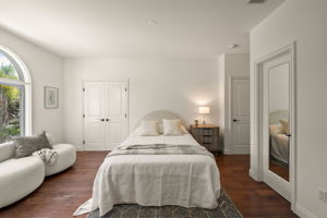 819 Cochrane Avenue-50