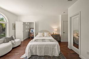 819 Cochrane Avenue-51