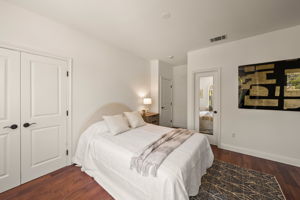 819 Cochrane Avenue-53