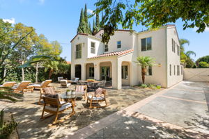 819 Cochrane Avenue-59