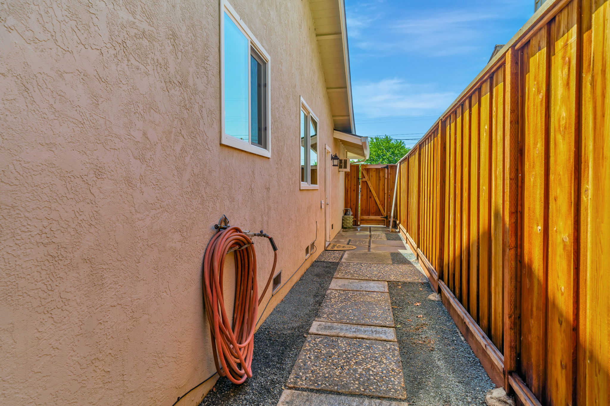 065_819 Wall St  Livermore