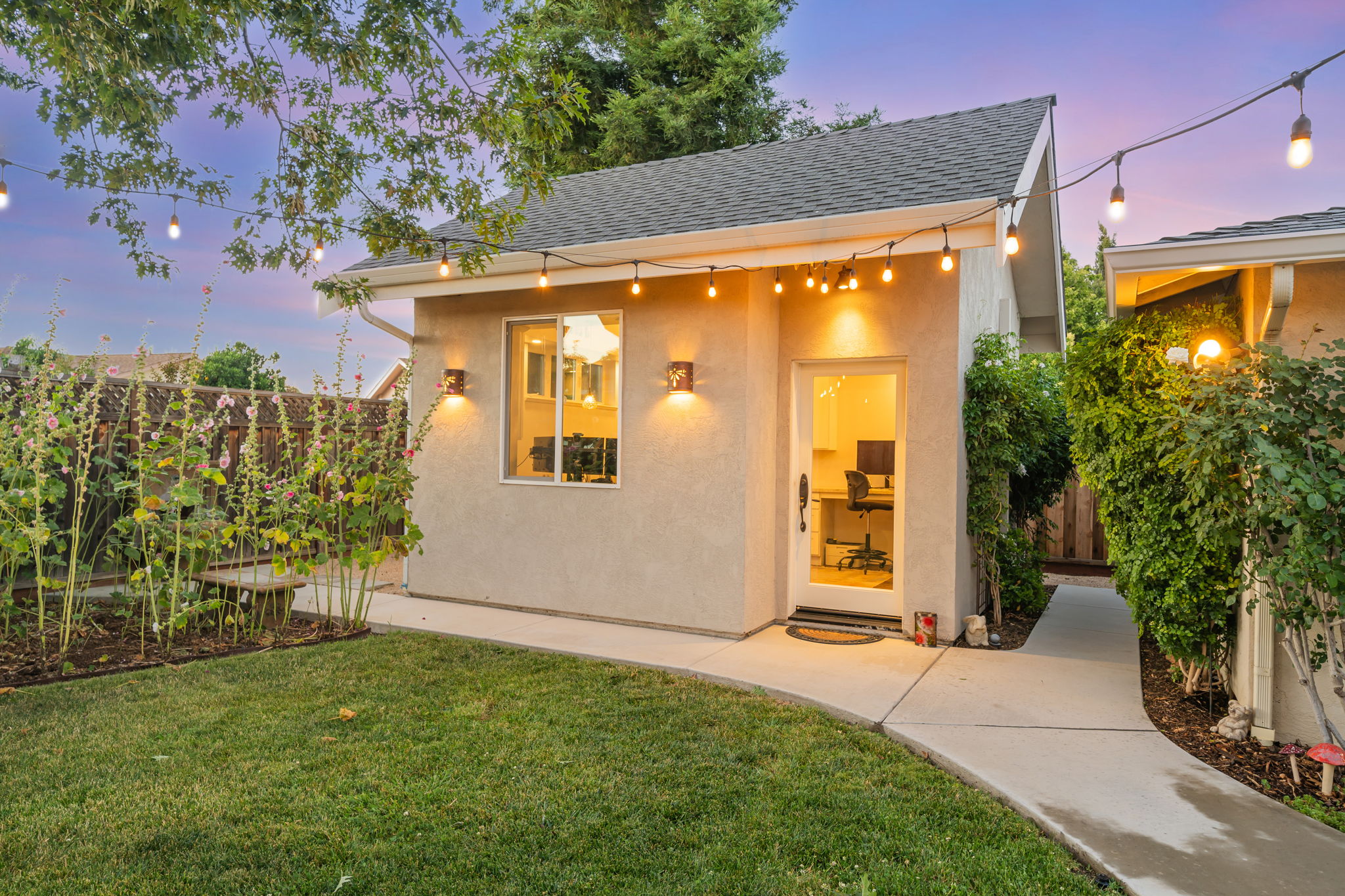 008_TWILIGHT_ 819 Wall St Livermore