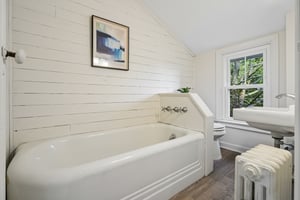 3rd floor bath.