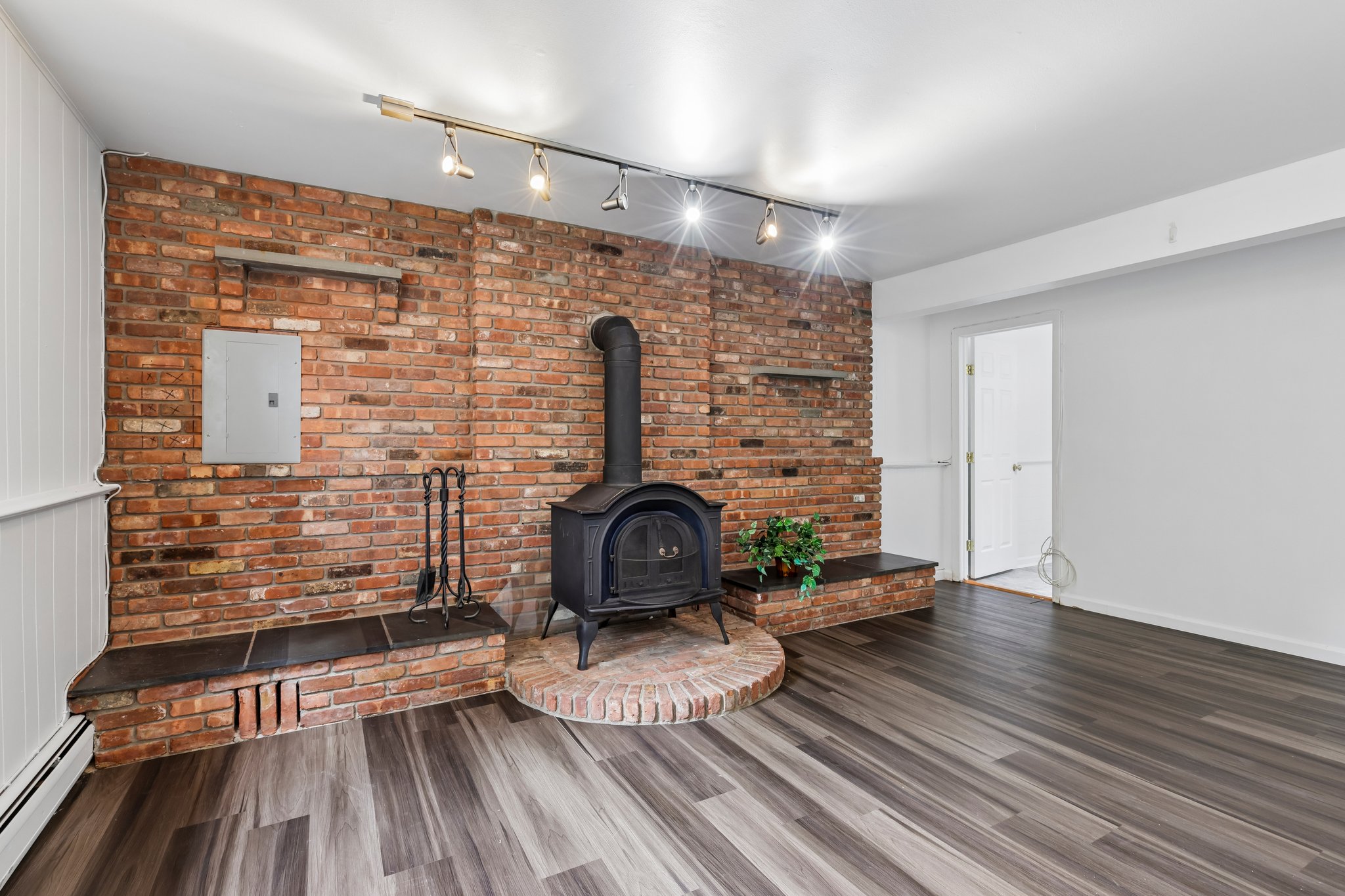 Branchville Rd-S1709-015.jpg