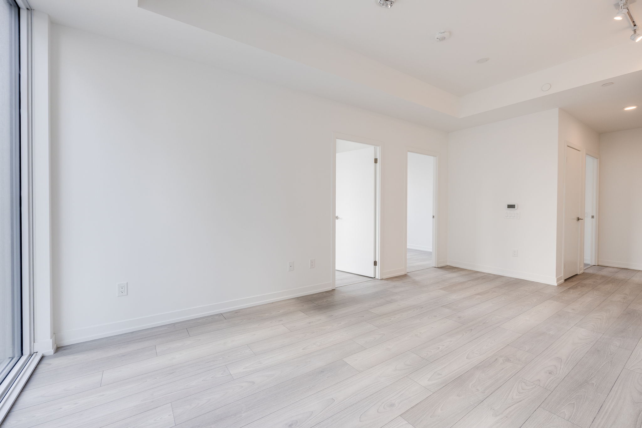 Toronto property showcase — delivered property photograph 8