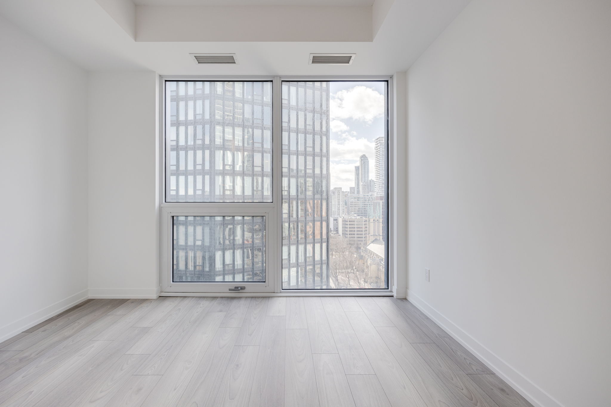 Toronto property showcase — delivered property photograph 9