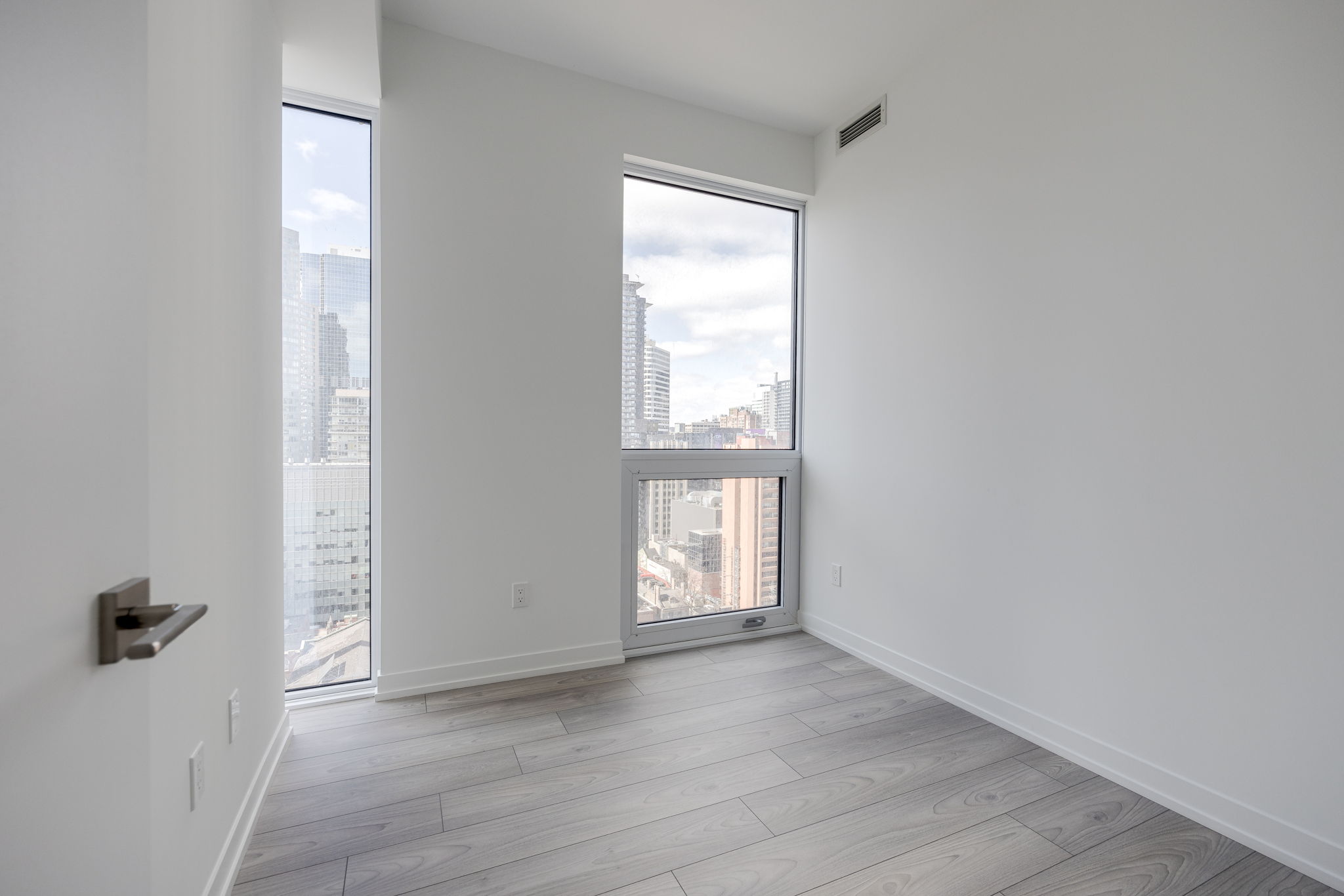 Toronto property showcase — delivered property photograph 10