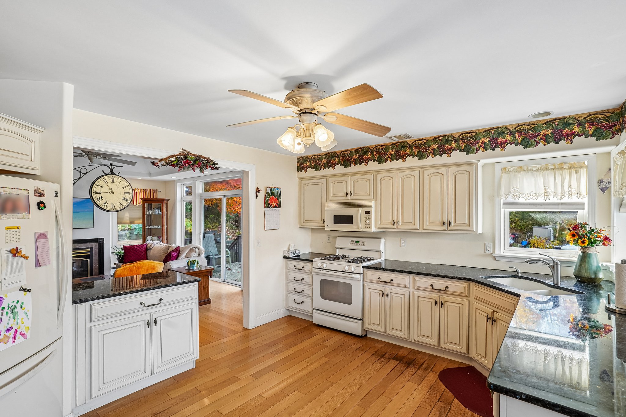 Edgemere Ave-S2910-018.jpg