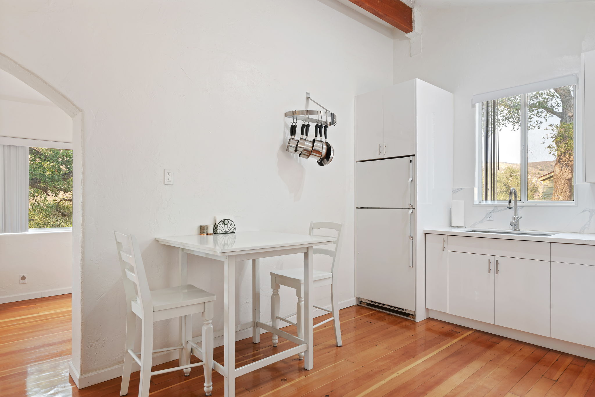 15 - Kitchen