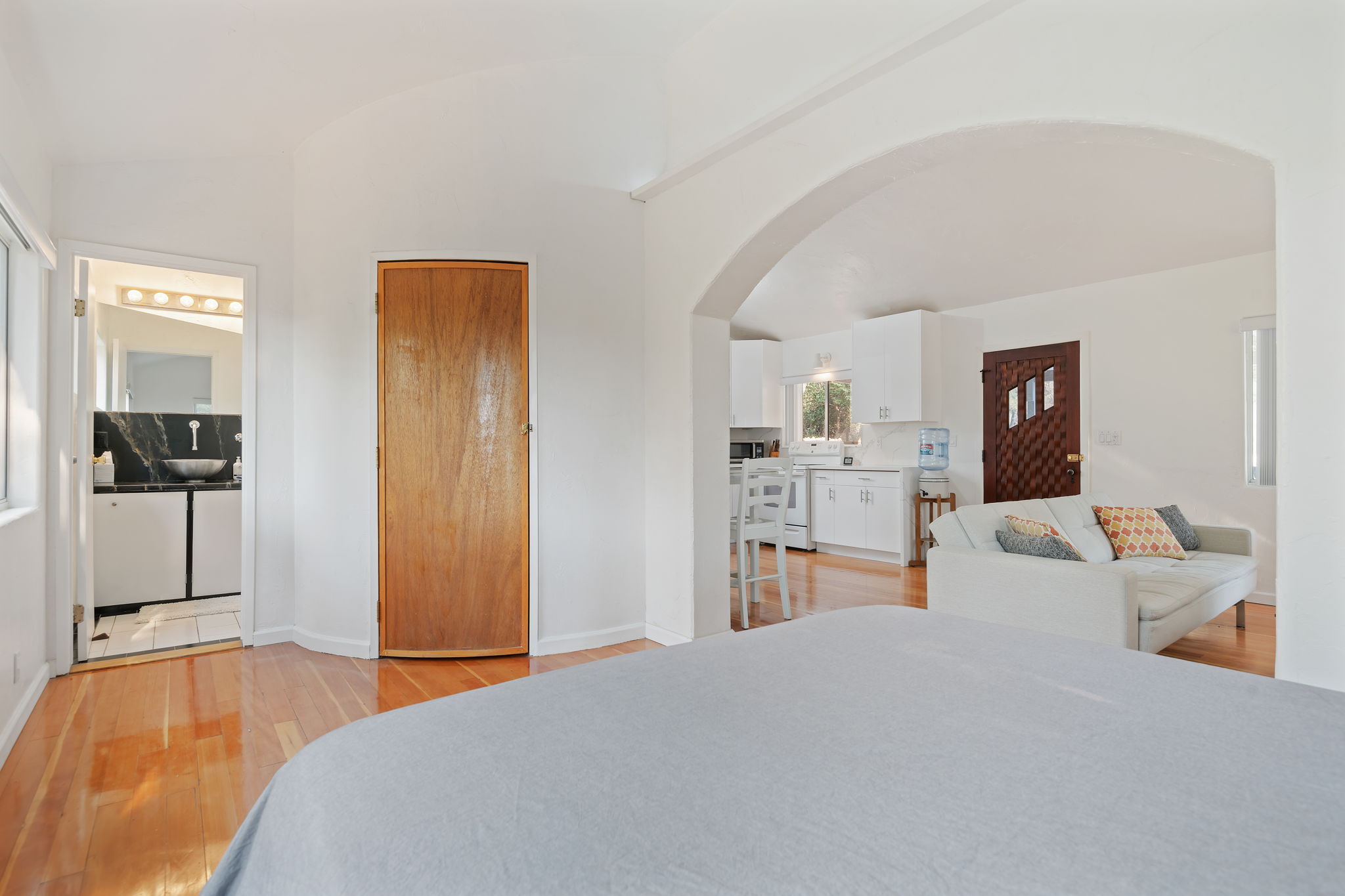 18 - Bedroom