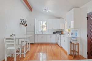 13 - Kitchen