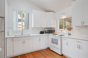 14 - Kitchen