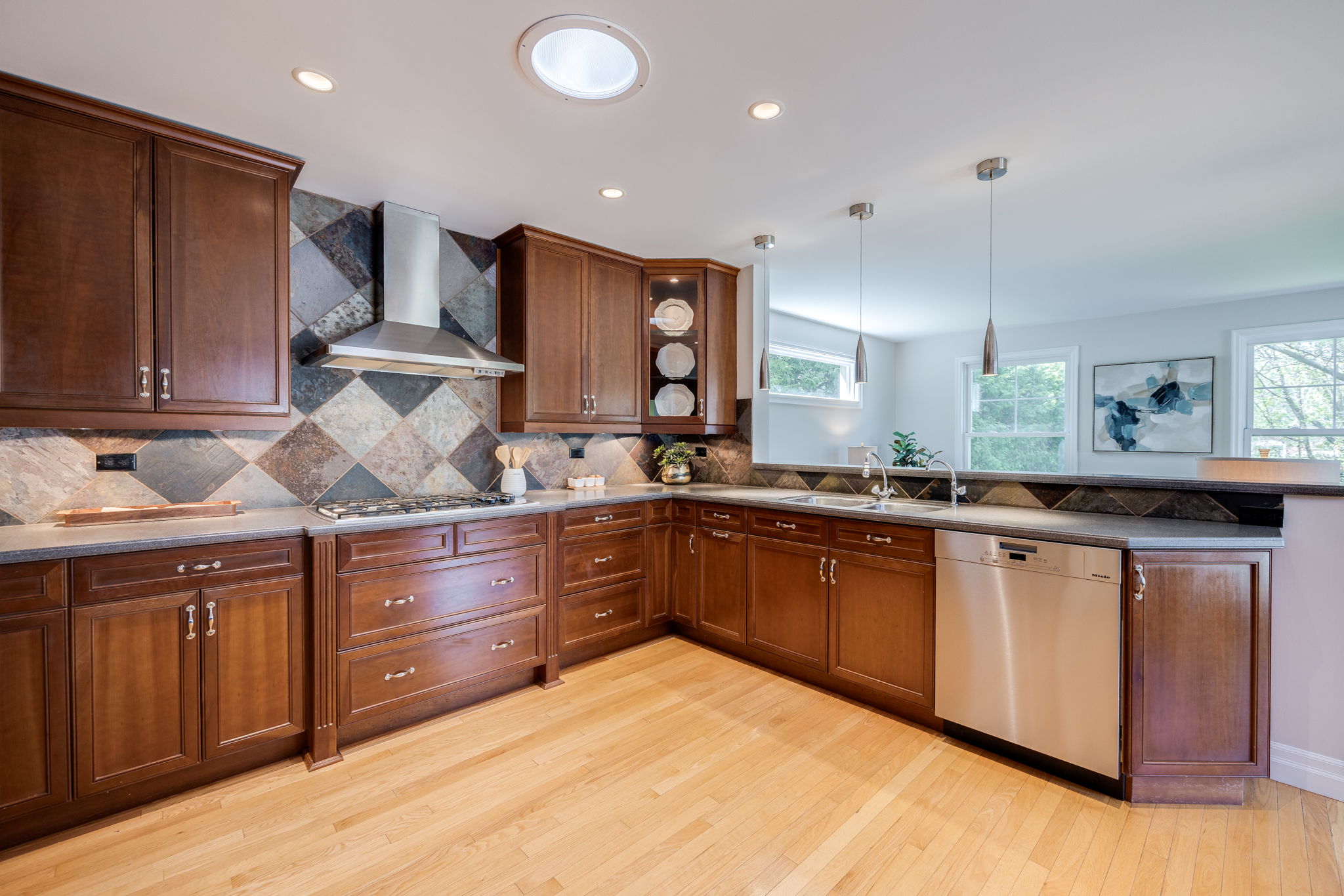 Richmond Hill property showcase — delivered property photograph 21
