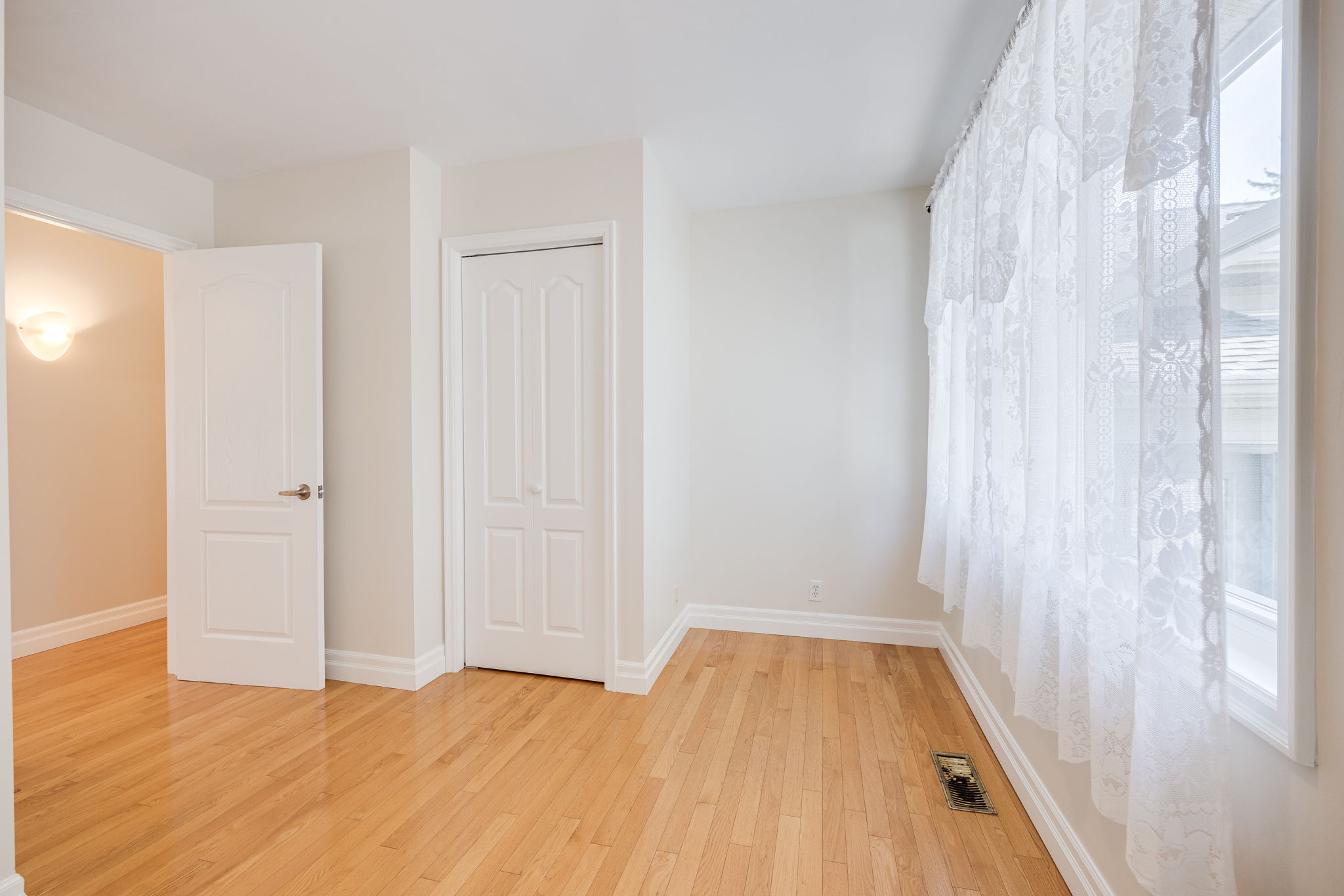 Richmond Hill property showcase — delivered property photograph 28