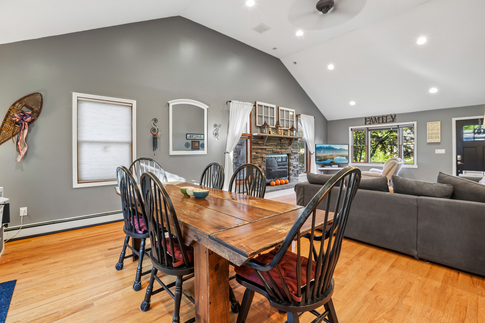 Medway Ave-S0910-017.jpg