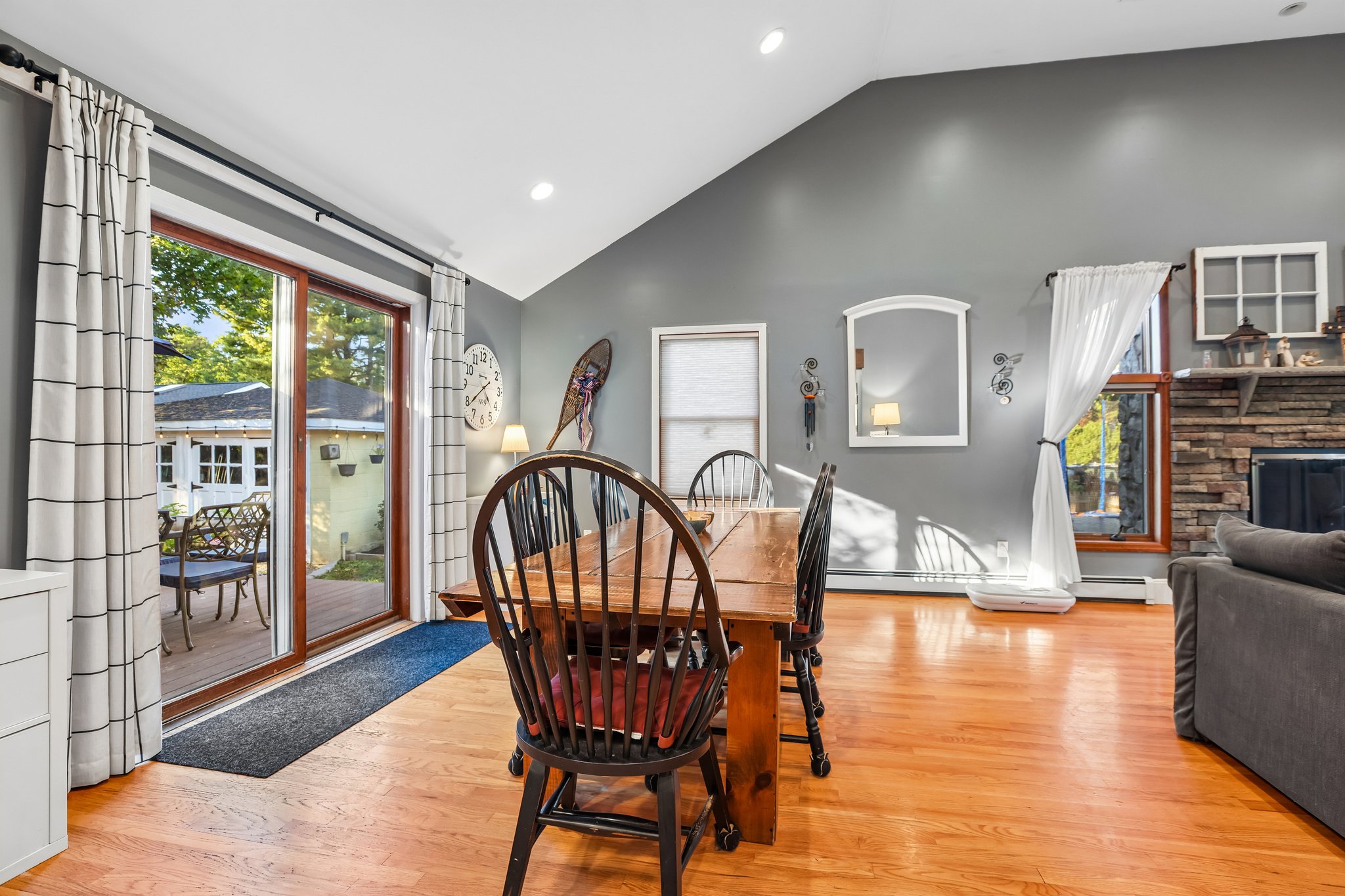 Medway Ave-S0910-018.jpg
