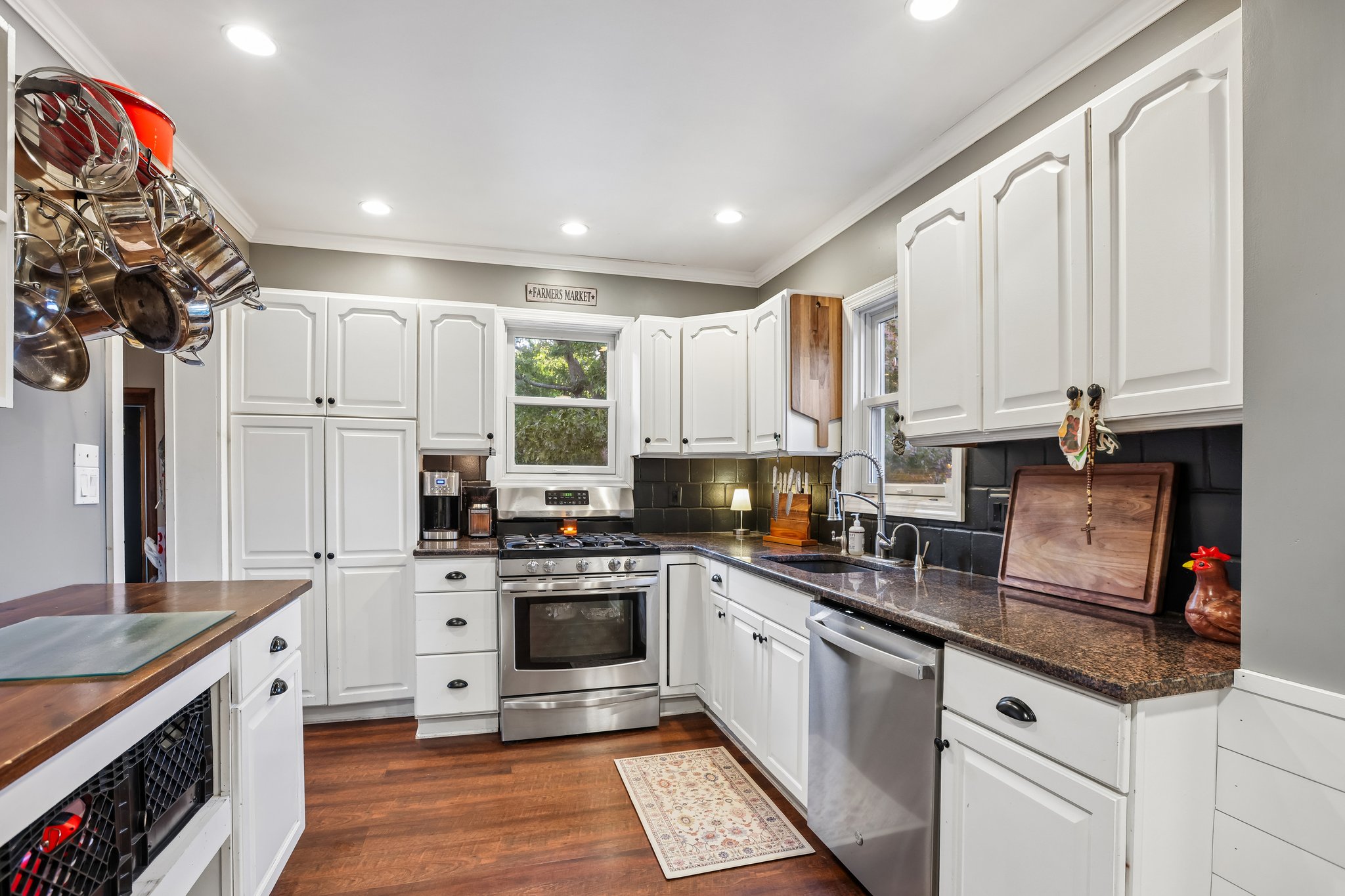 Medway Ave-S0910-022.jpg