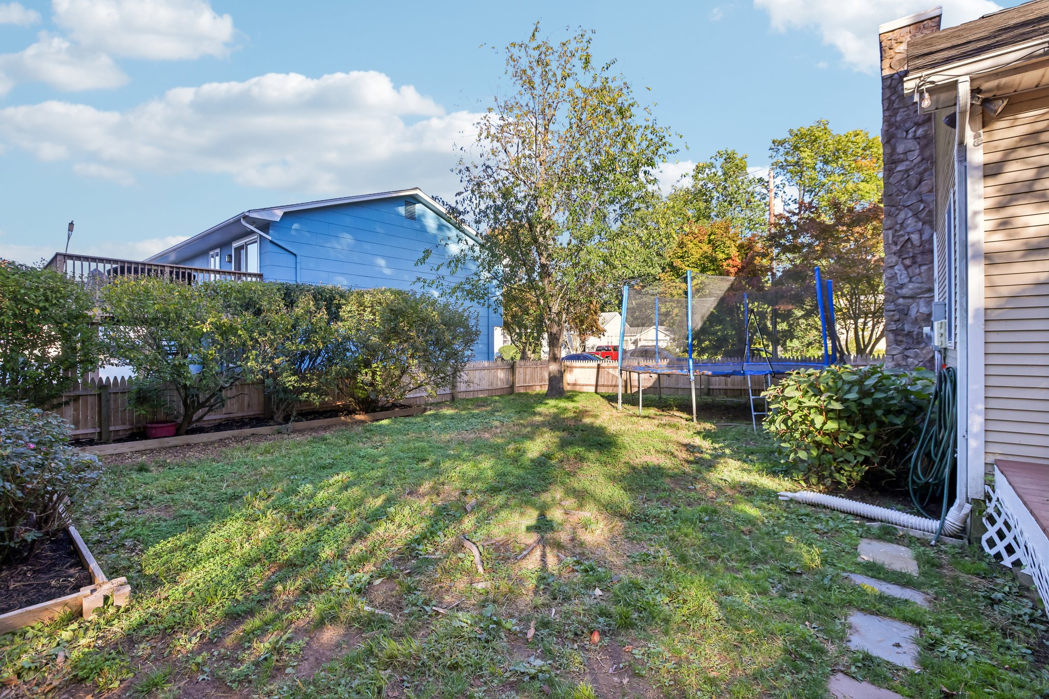 Medway Ave-S0910-051.jpg