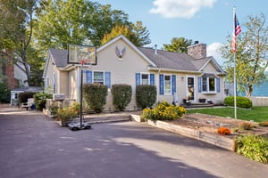 Medway Ave-S0910-004.jpg