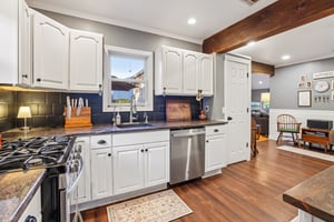 Medway Ave-S0910-023.jpg