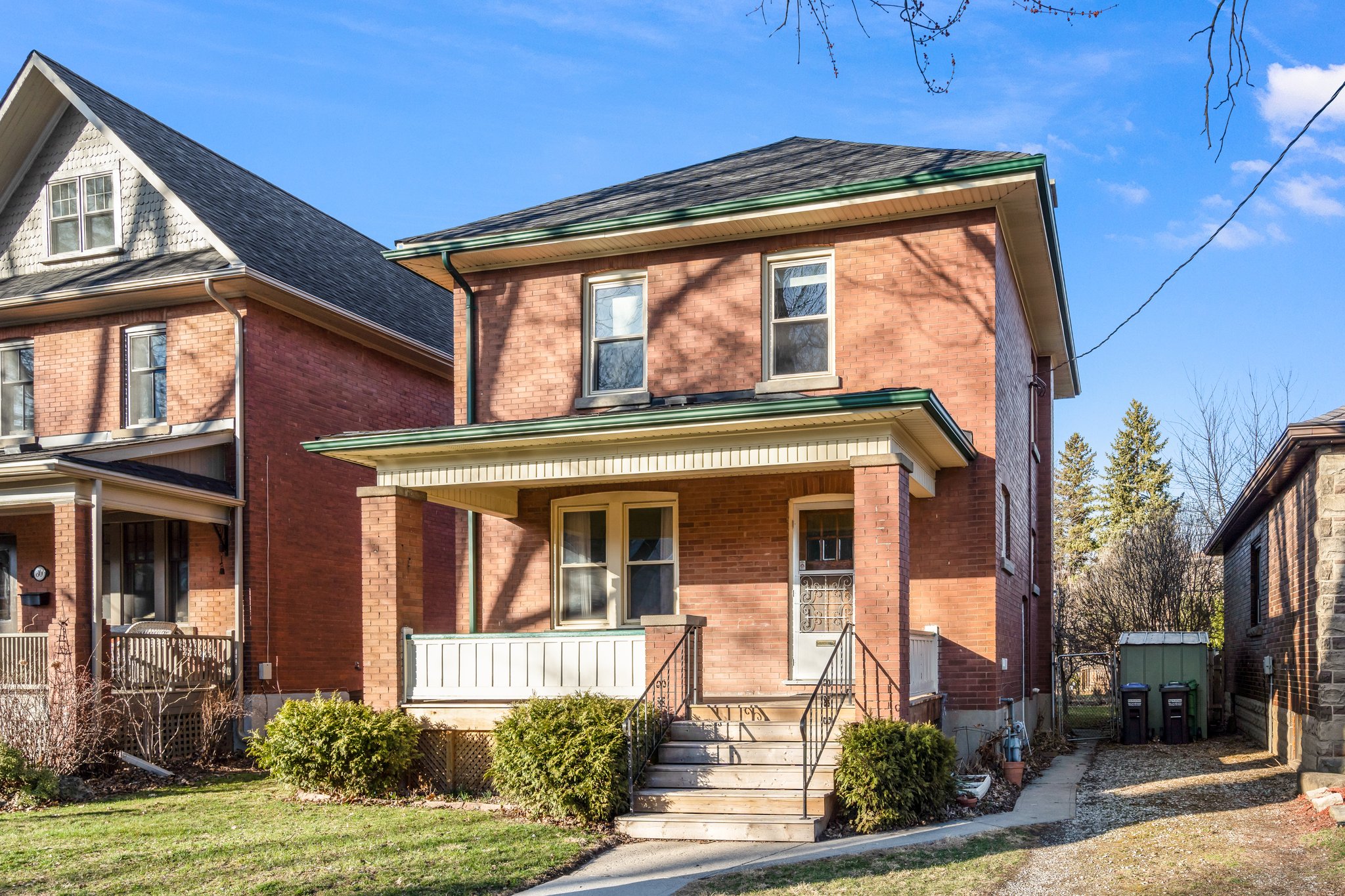 82 Mill St S, Brampton, ON L6Y 1S8 JT Home Tours