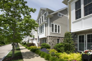  82 Parkview St, Weymouth, MA 02190, US Photo 4