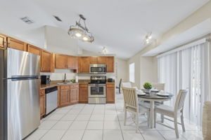 Kitchen/Eating Area