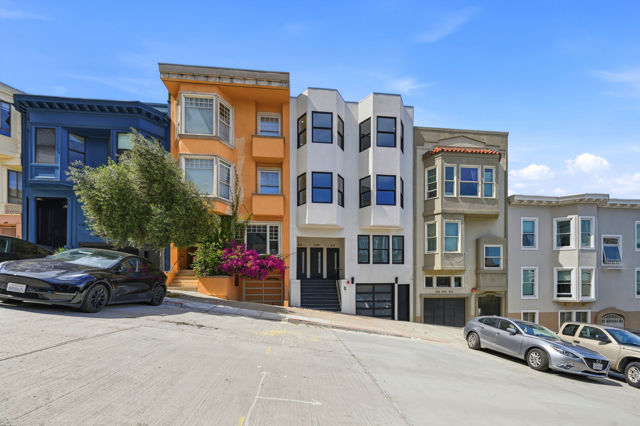 001_F8_820 Green St
