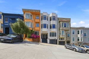 001_F8_820 Green St