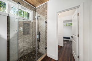  Photo 98