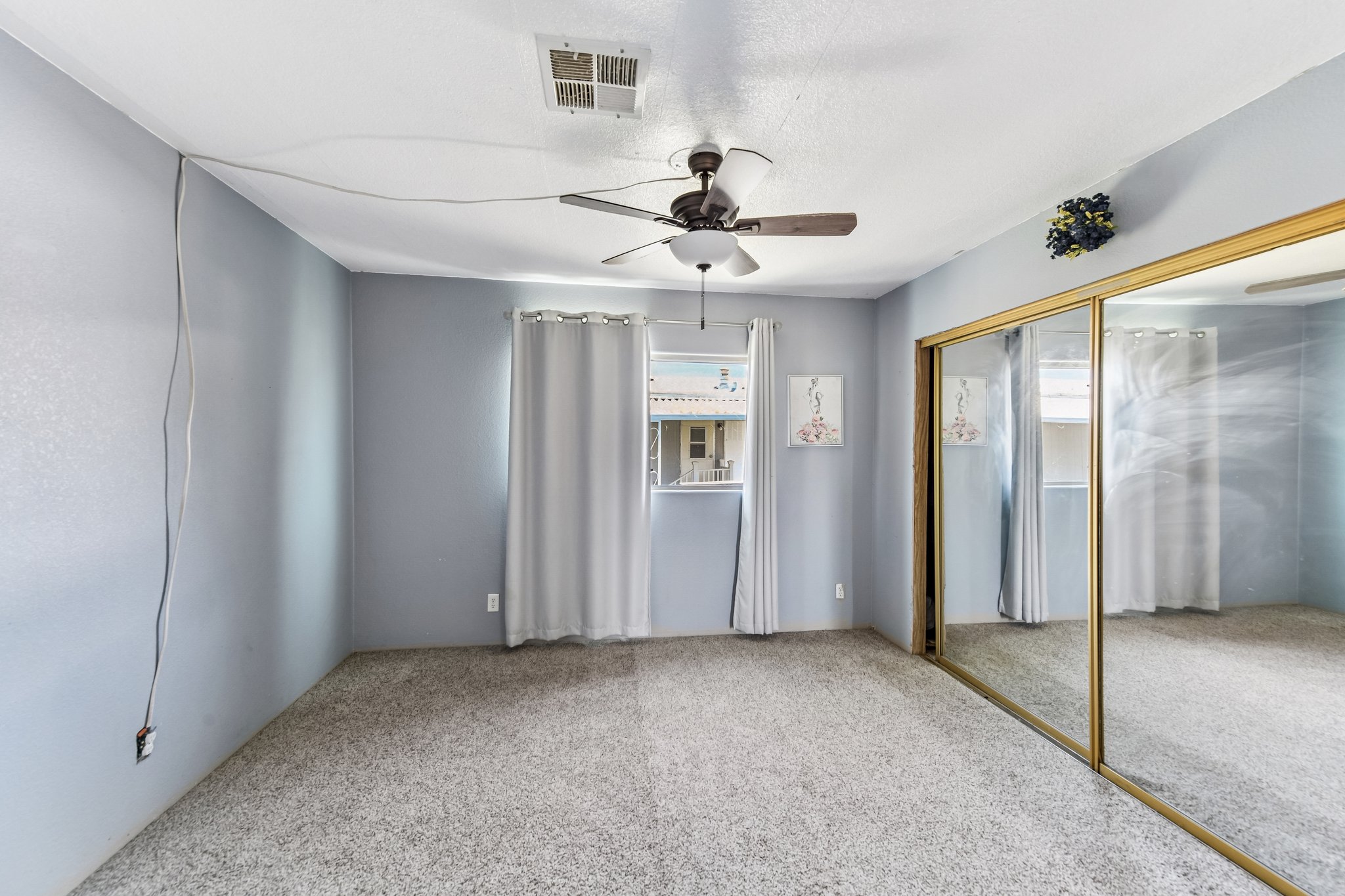 N Lincoln Way space 93-S2405-027.jpg