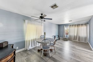 N Lincoln Way space 93-S2405-018.jpg
