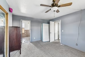N Lincoln Way space 93-S2405-029.jpg