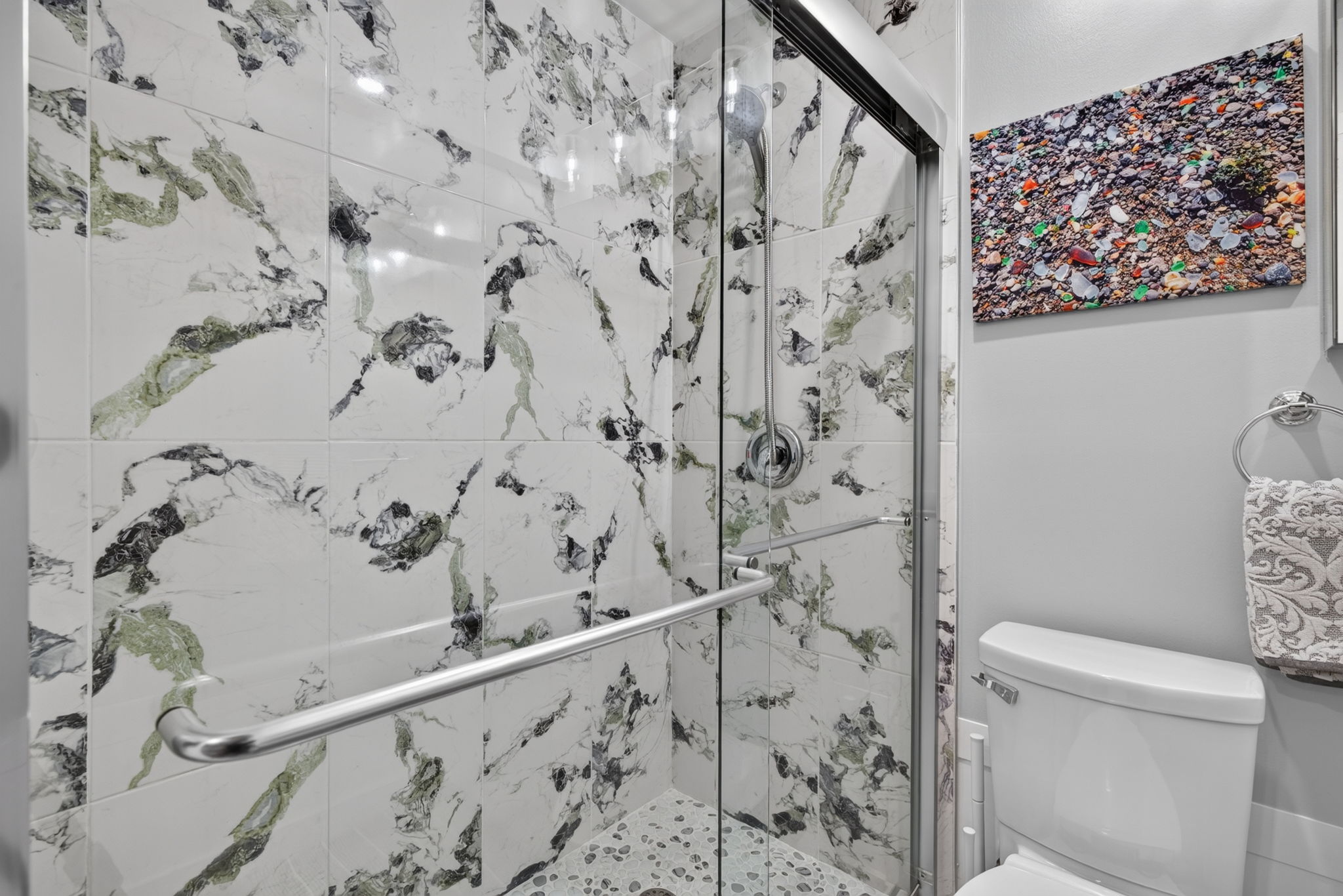 Guest Bathroom 2