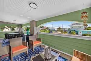 Balcony 3 of 3