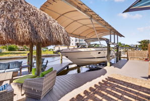 Dock 1 of 2 - r