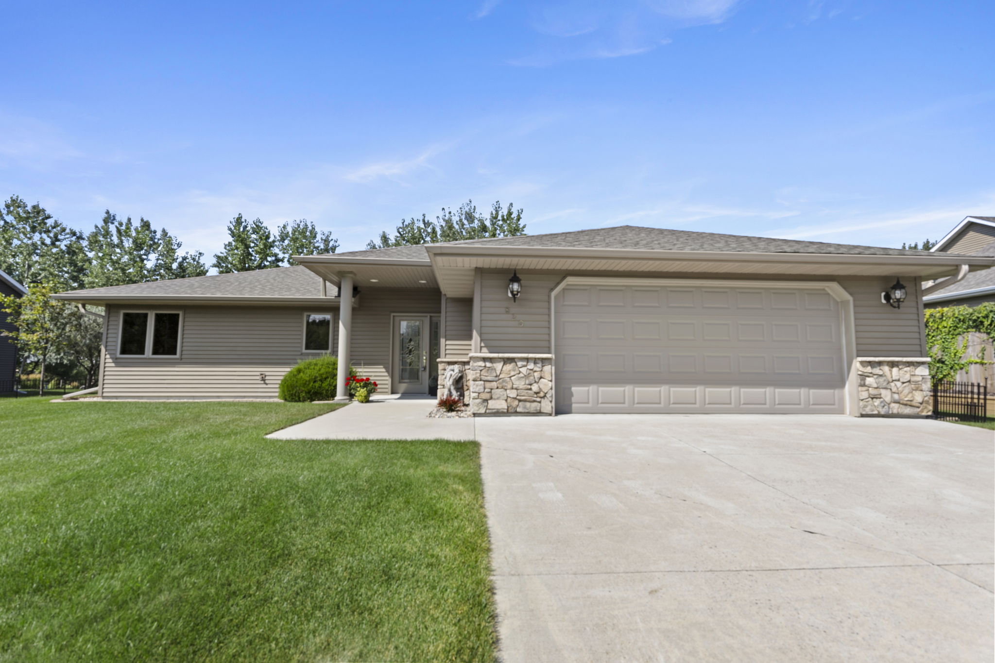 820 Willow Drive photo 19