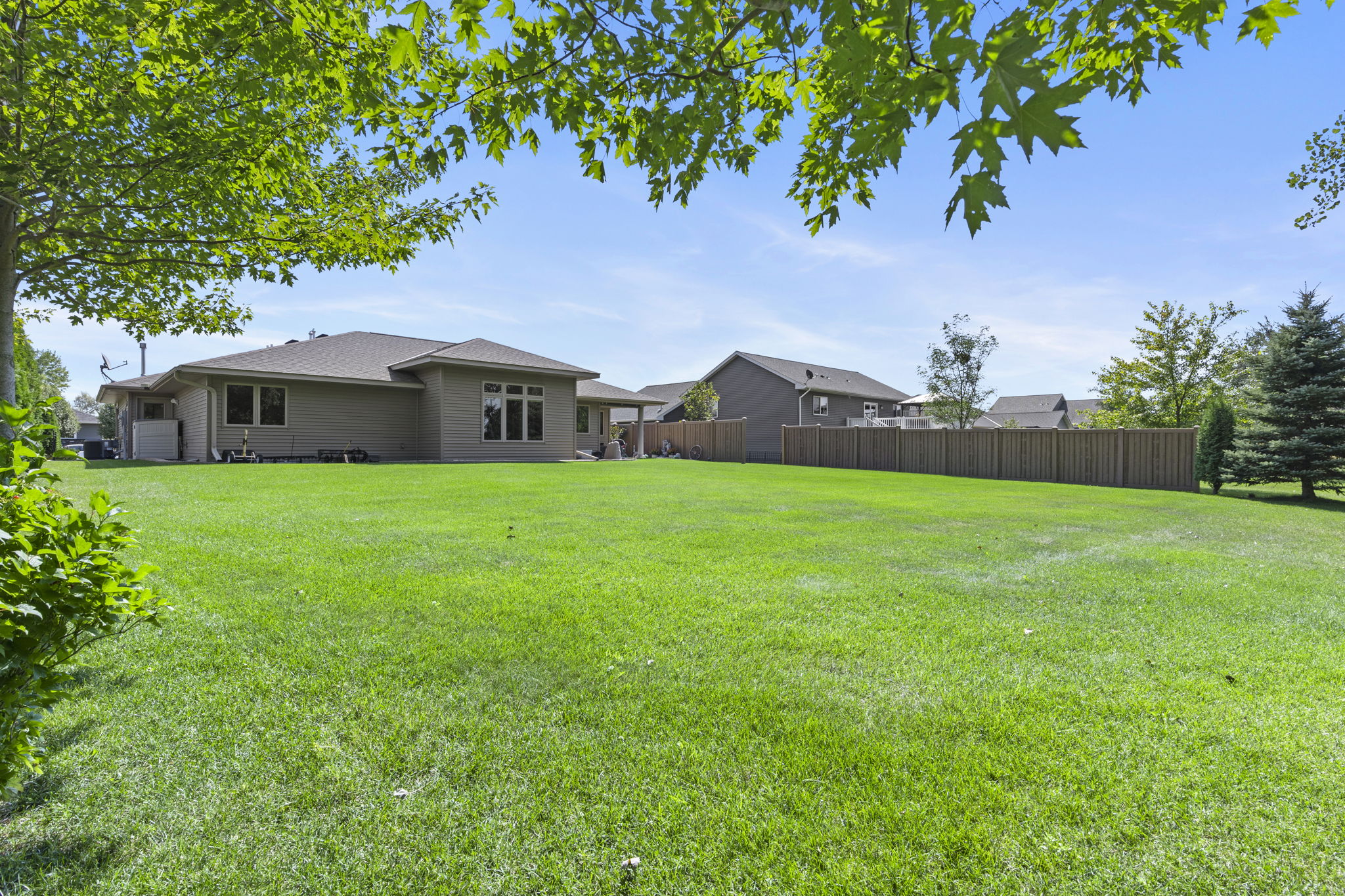 820 Willow Drive photo 77