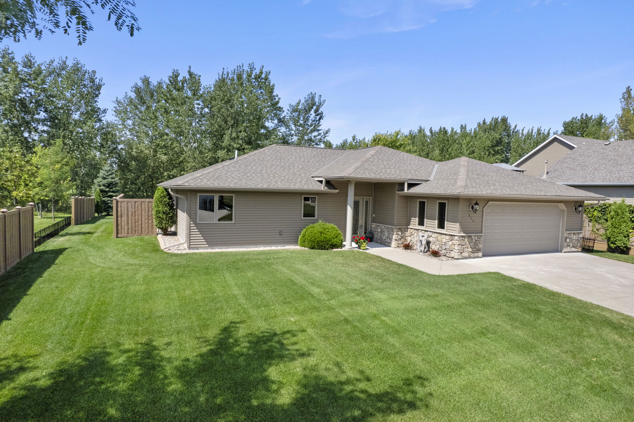 820 Willow Drive photo 15