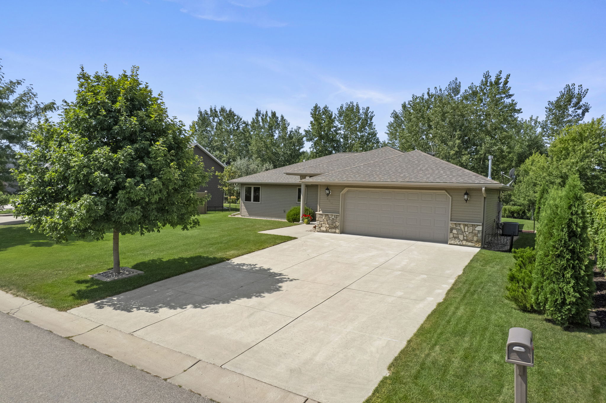 820 Willow Drive photo 14