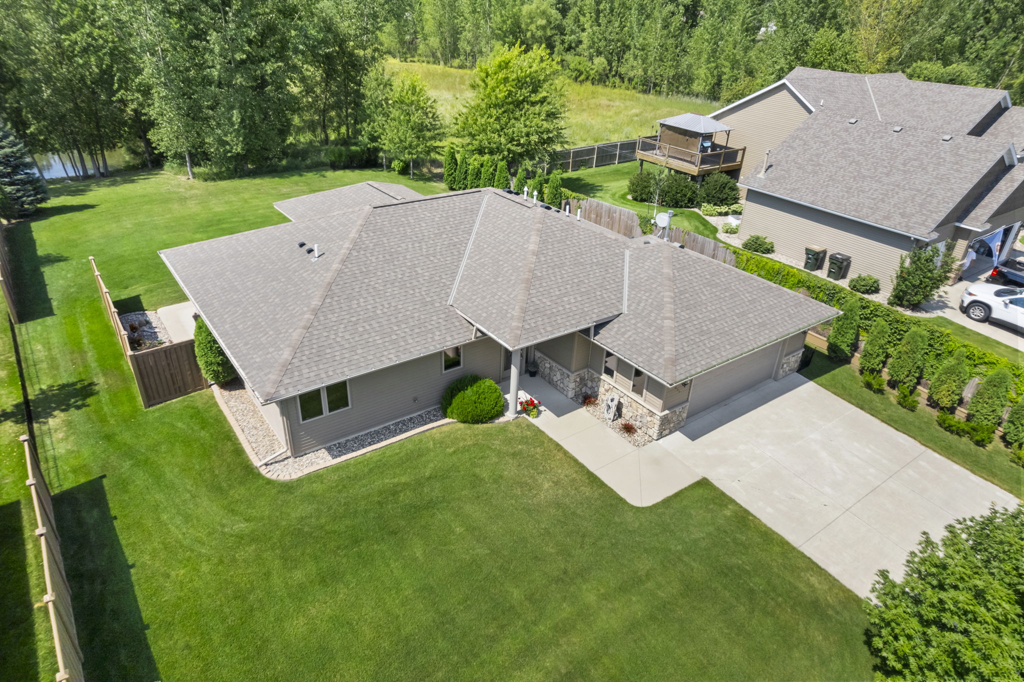 820 Willow Drive photo 11