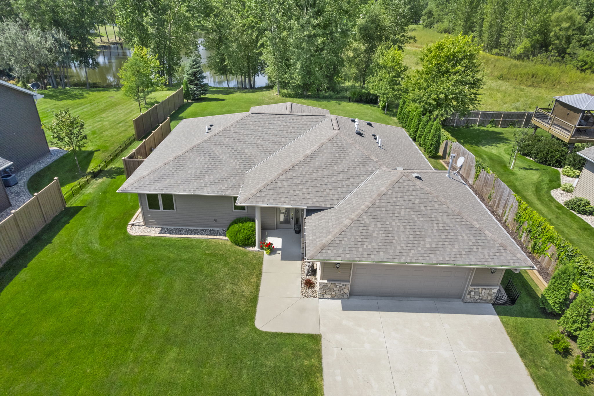 820 Willow Drive photo 12