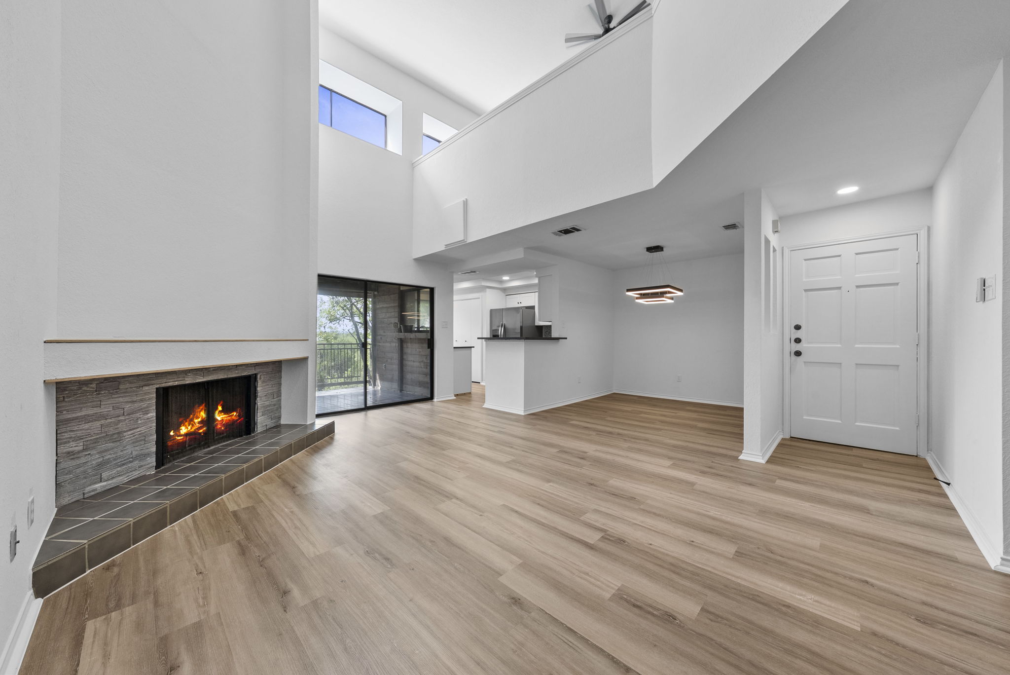 Warm and welcoming living & dining areas with lots of natural light.