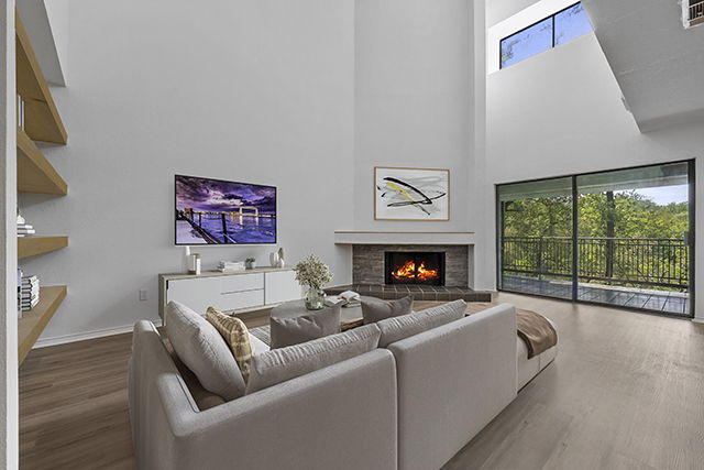 Soaring ceilings, lots of natural light, open floor plan