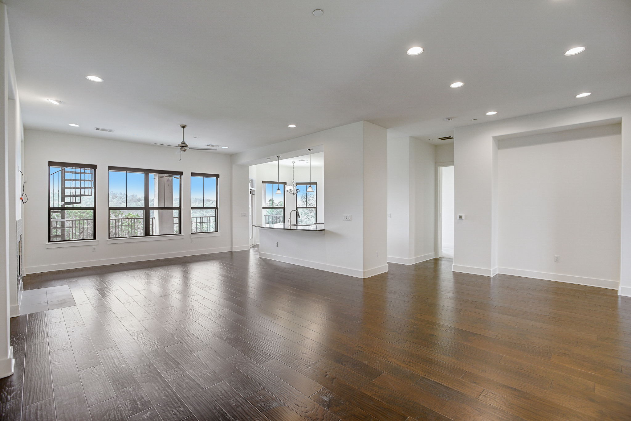 Southwest Pkwy 321-008