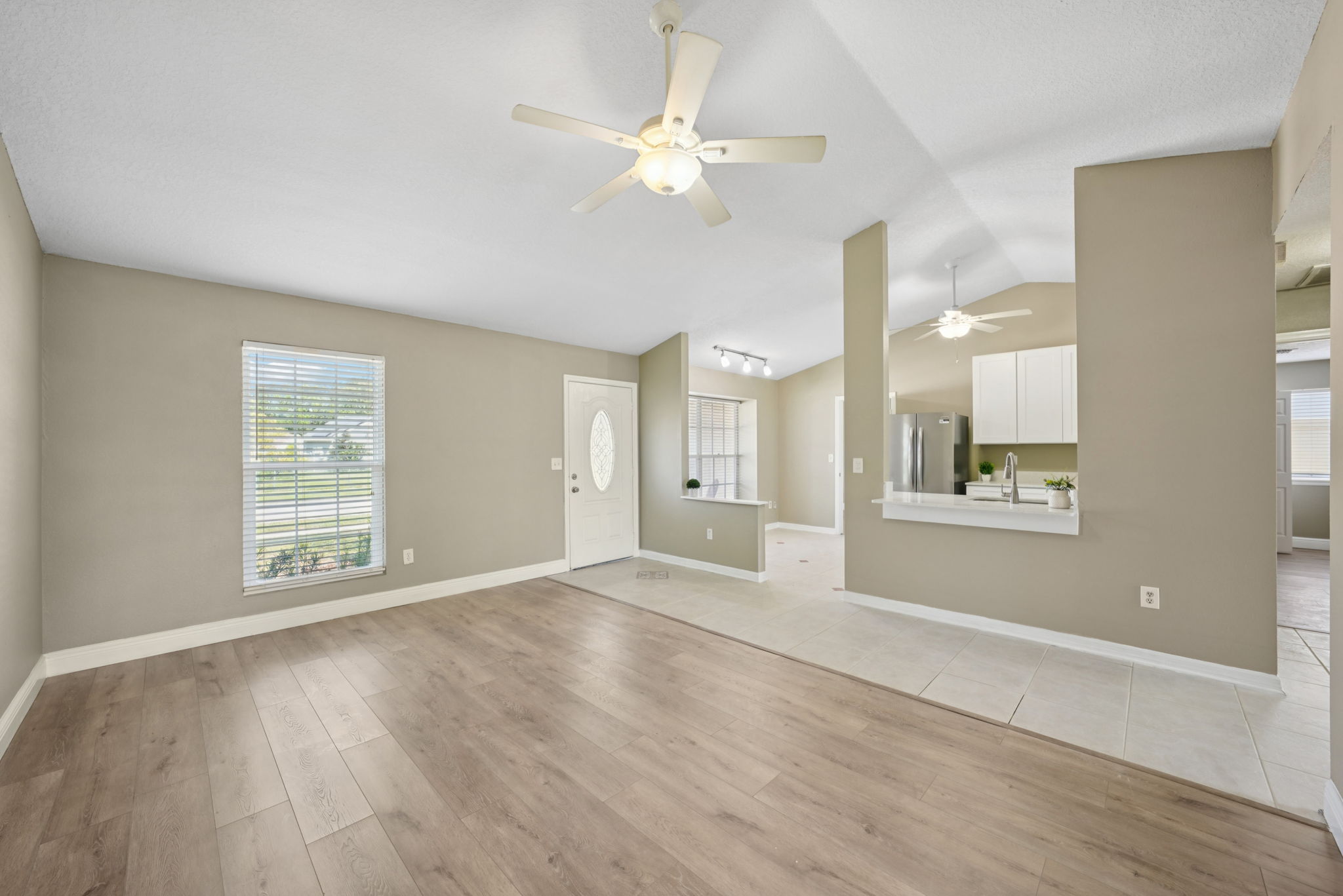 Clermont St-L2706-008