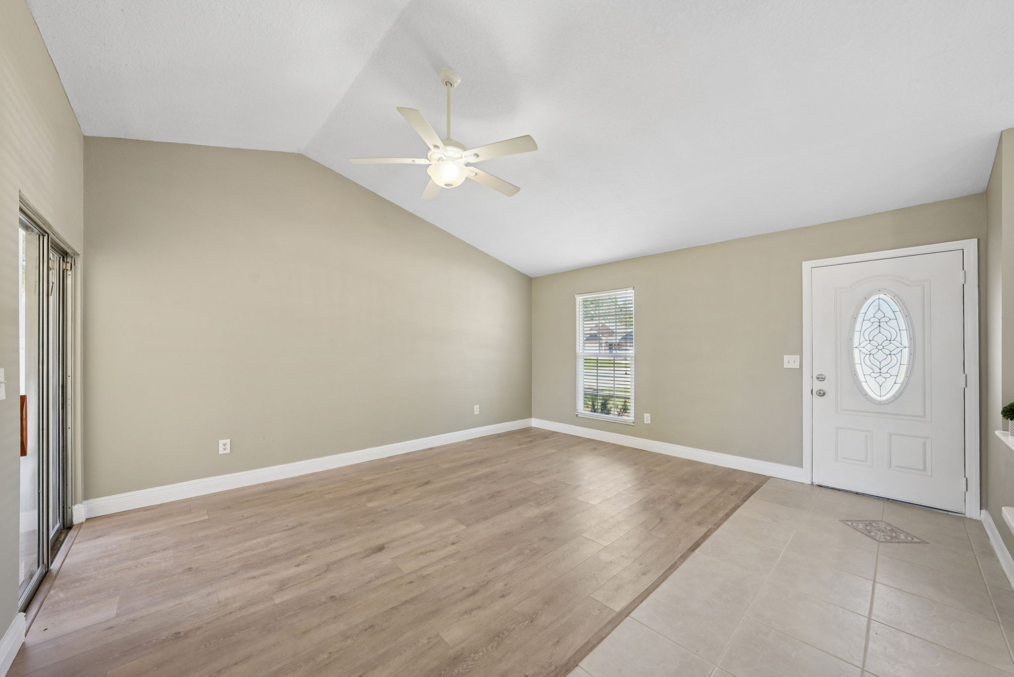 Clermont St-L2706-010